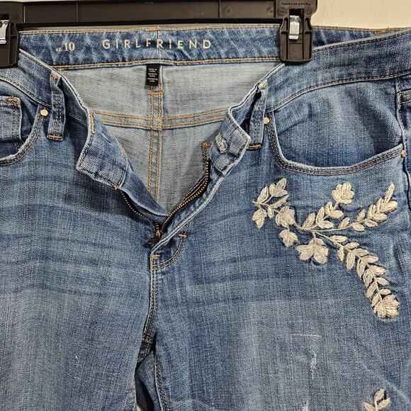 WHBM Embroidered Distressed Midrise Girlfriend Jeans. Size 10. - Picture 4 of 7